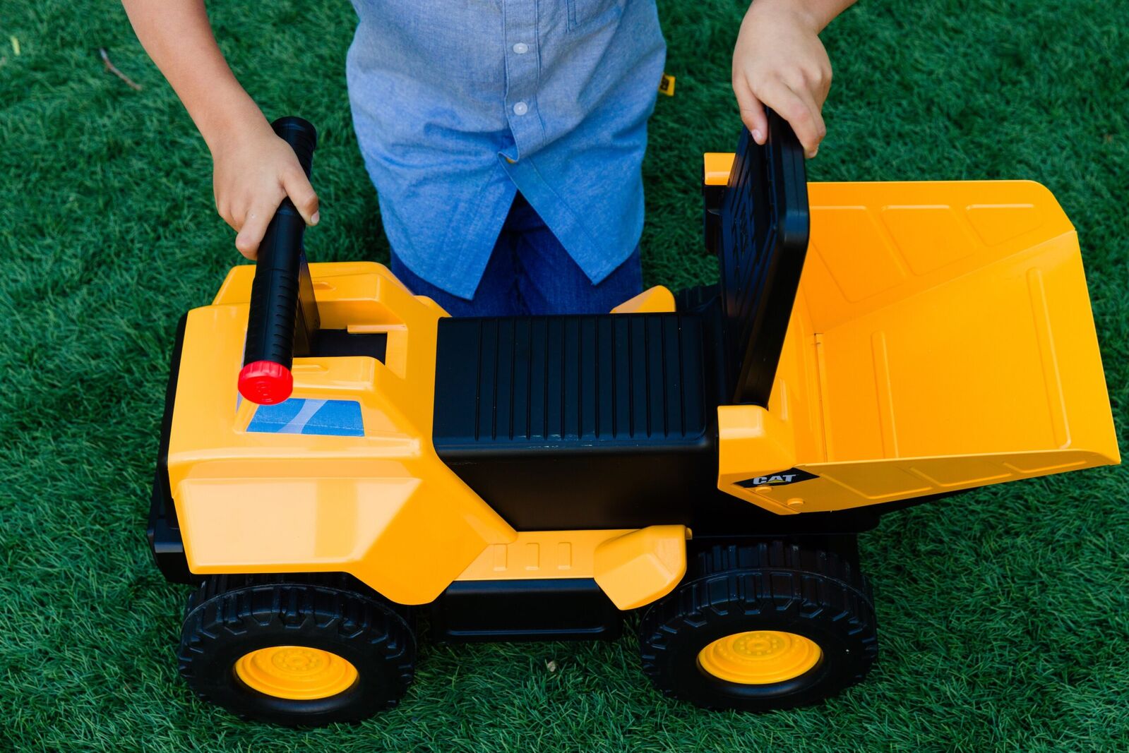 CAT - Play & Ride Dump Truck
