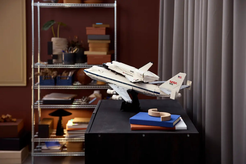 LEGO - ICONS Shuttle Carrier Aircraft 10360