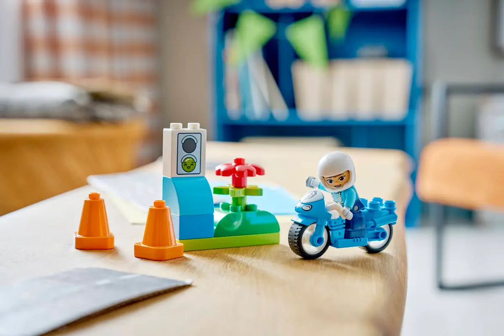 LEGO - Duplo Blue Police Motorcycle 10471