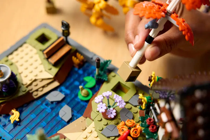 LEGO - Icons Autumn Cottage Garden 11372