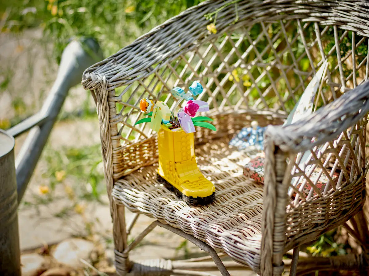 LEGO - Creator Flowers in Watering Can 31149