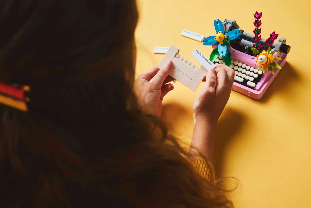 LEGO - Creator Typewriter with Flowers 31169