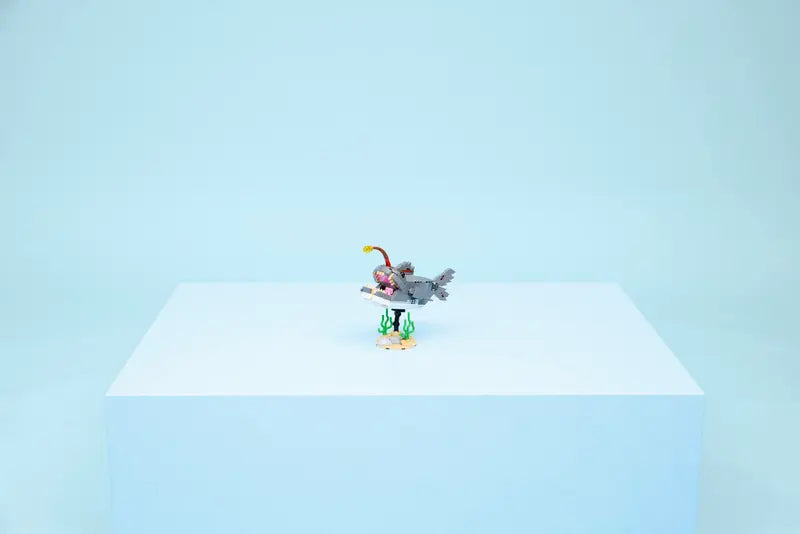 LEGO - Creator Fierce Shark with Treasure Chest 31381