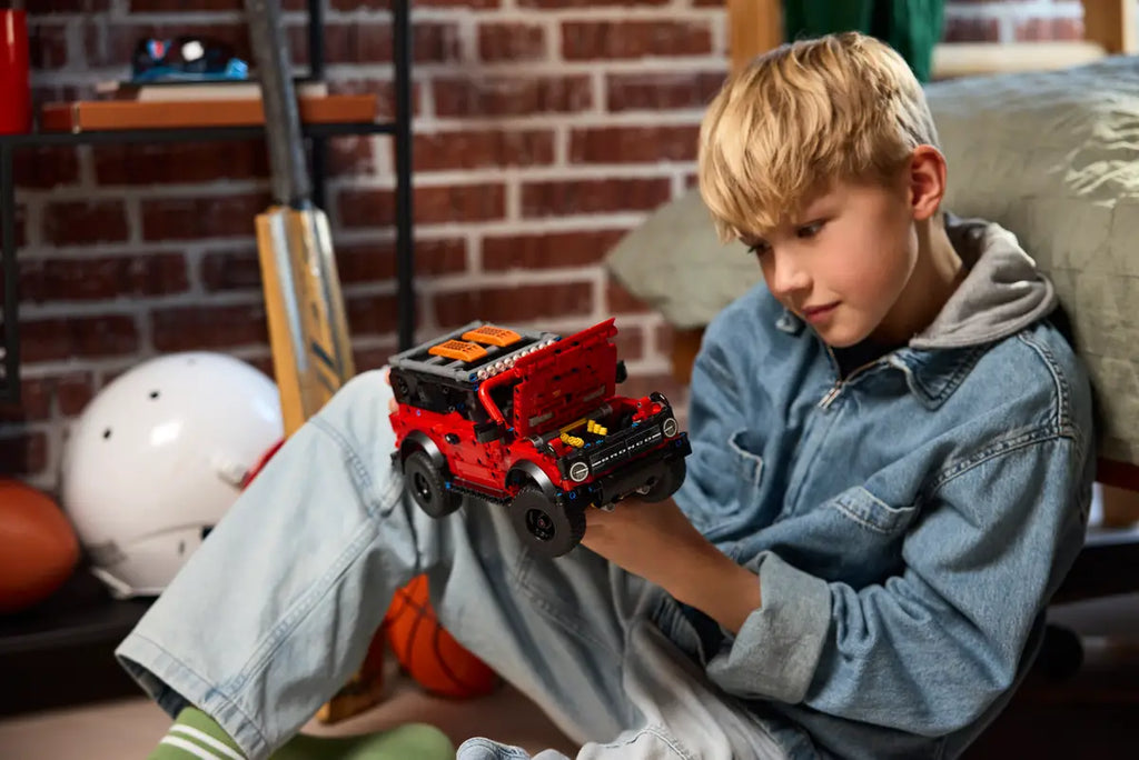 LEGO - Technic Ford Bronco SUV 42213