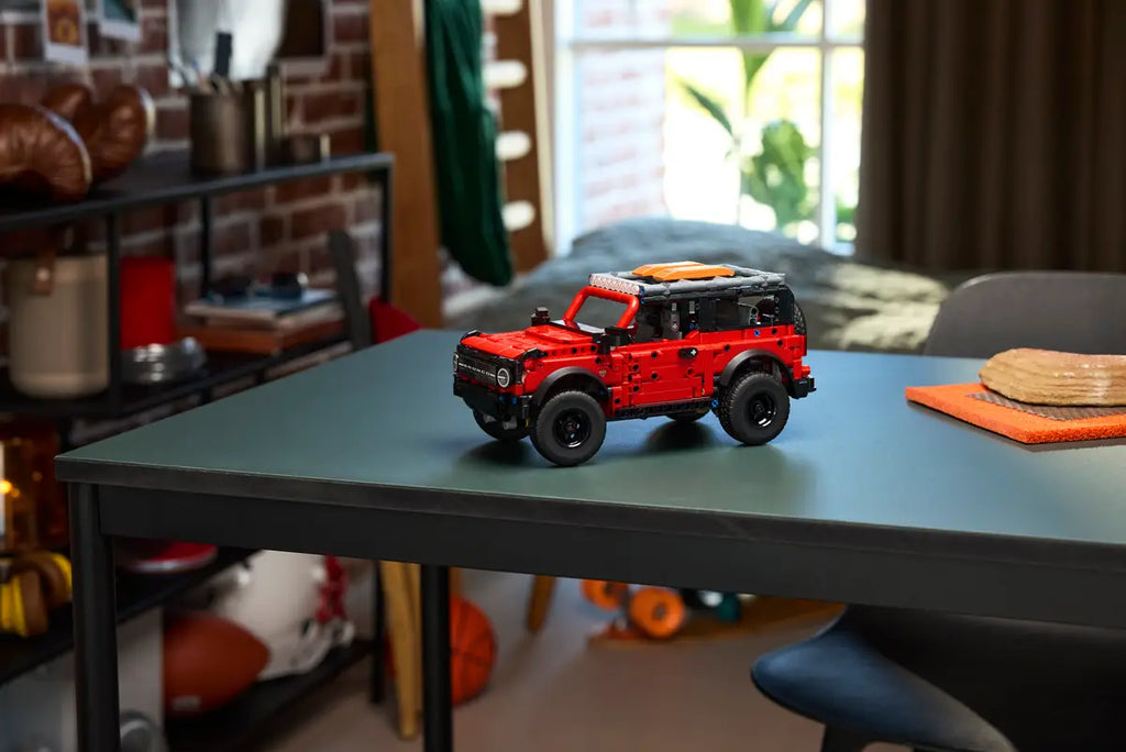 LEGO - Technic Ford Bronco SUV 42213