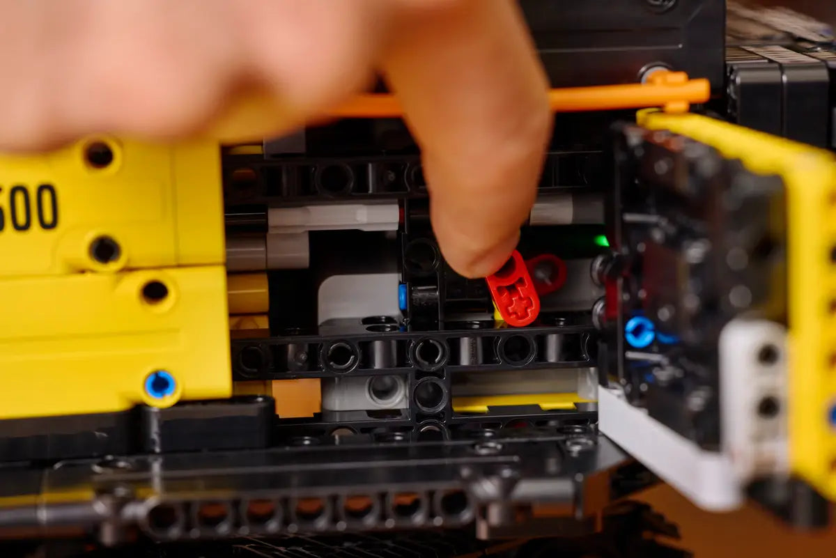 LEGO - Technic Volvo EC500 Hybrid Excavator 42215