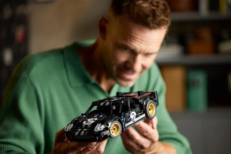 LEGO - Technic 1966 Ford GT40 MK II Race Car 42223