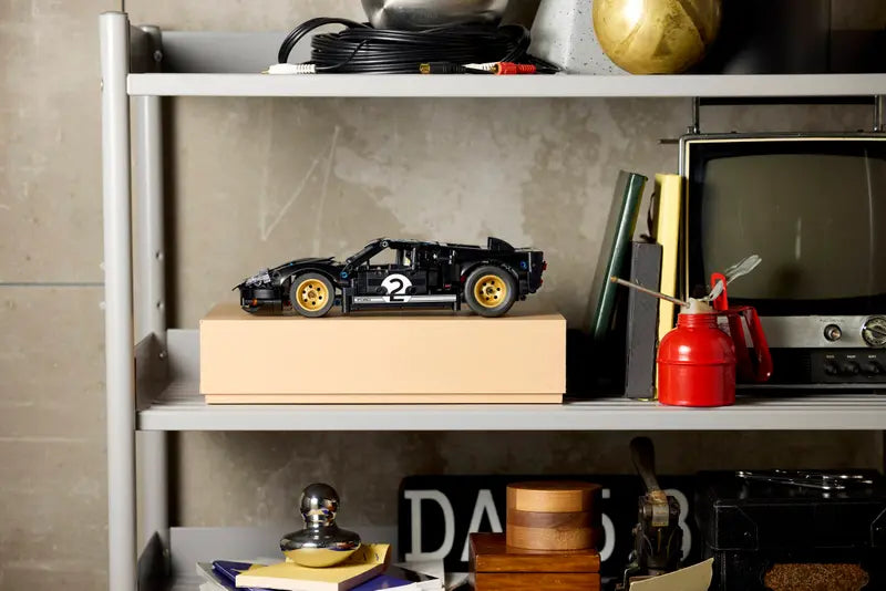 LEGO - Technic 1966 Ford GT40 MK II Race Car 42223