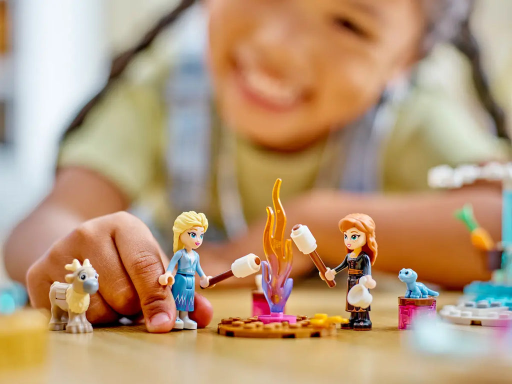 LEGO - Disney Elsa's Frozen Castle 43238