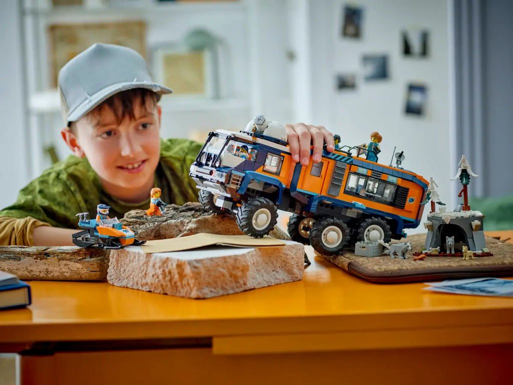 LEGO - City Artic Explorer Science Lab Truck 60471