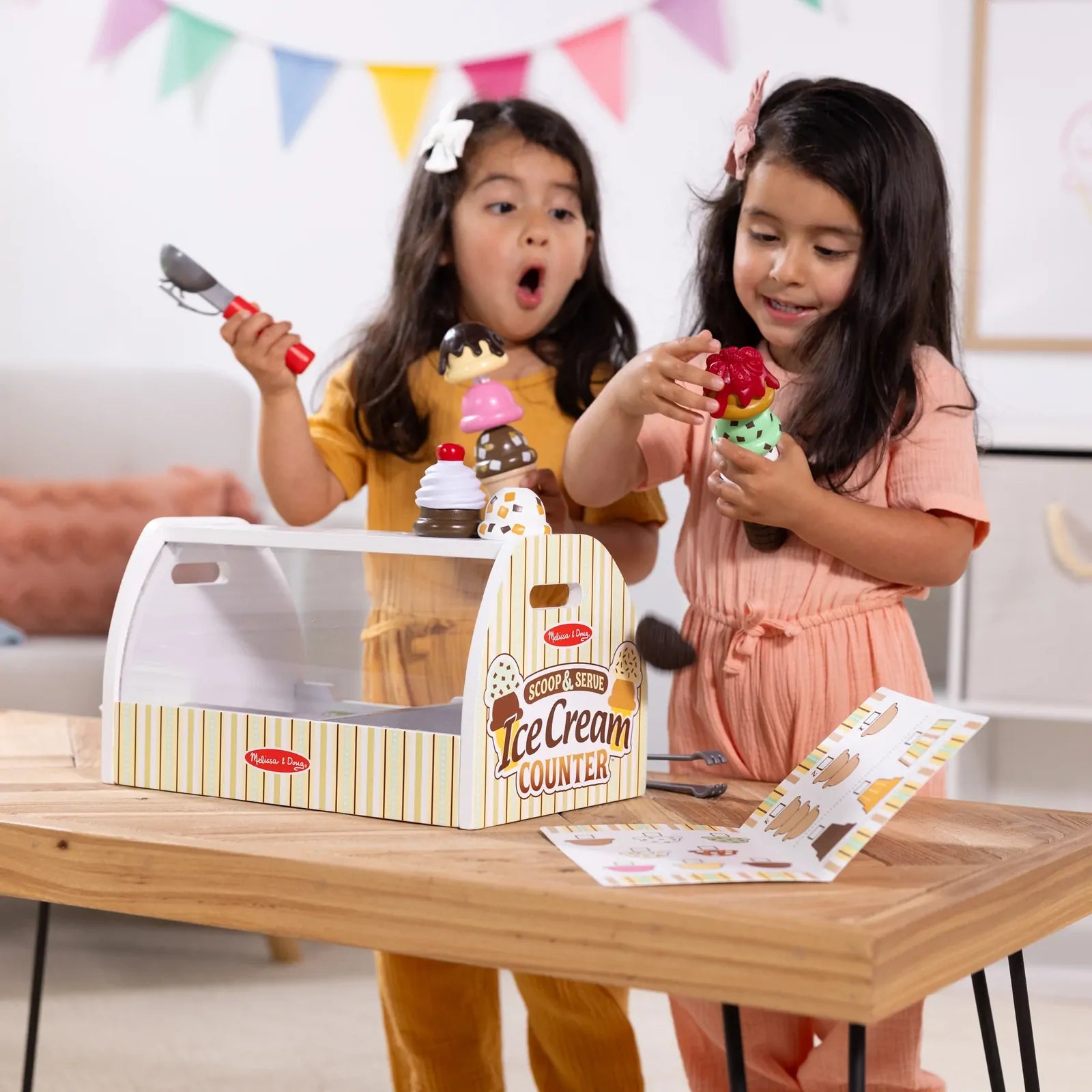 Melissa & Doug - Scoop & Serve Ice Cream Counter