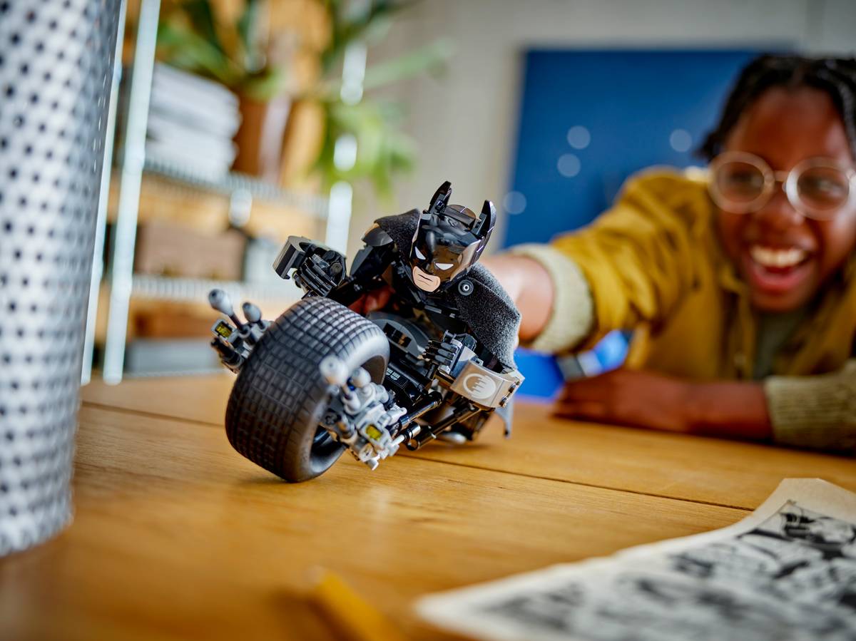 LEGO - Batman Construction Figure & the Bat Pod Bike 76273