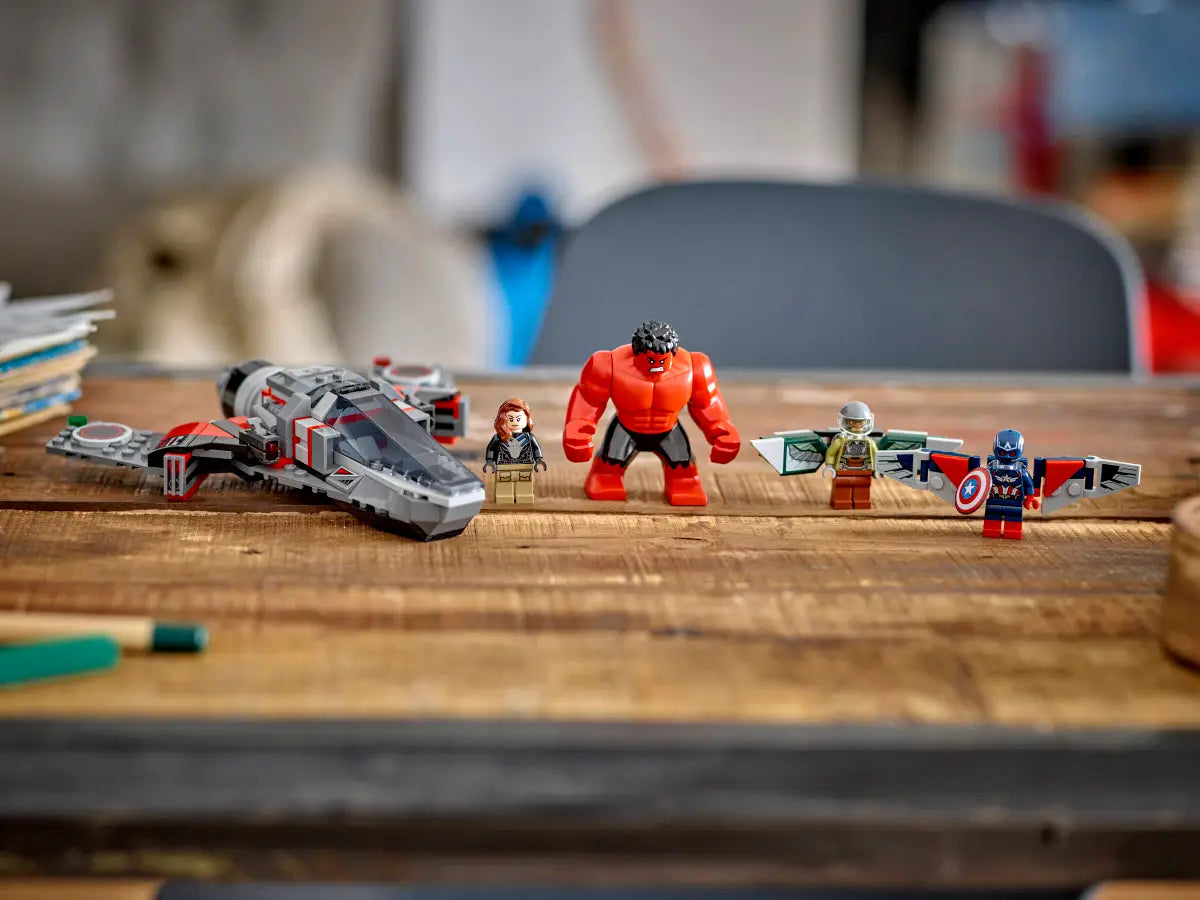 LEGO - Captain America v's Red Hulk Battle 76292
