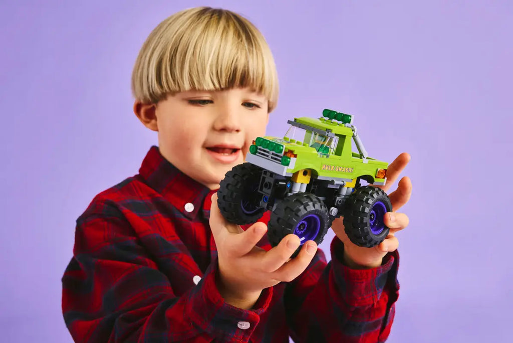 LEGO - Marvel The Hulk Trucks v's Thanos 76312
