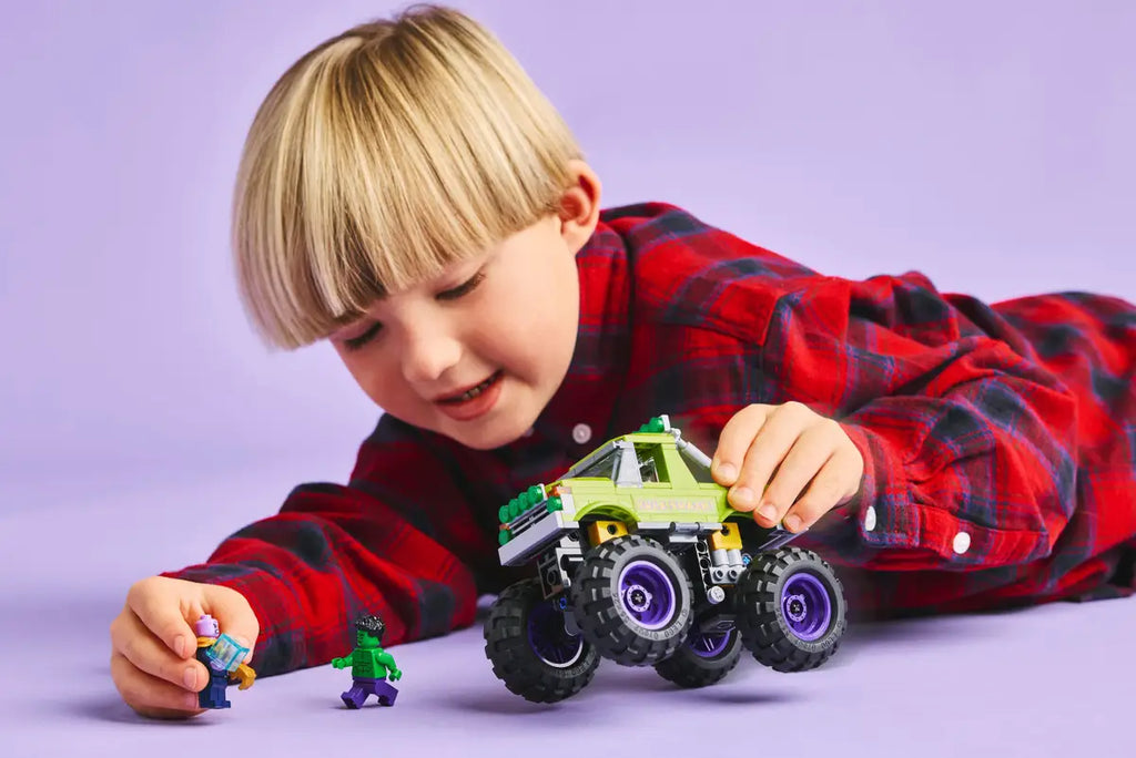 LEGO - Marvel The Hulk Trucks v's Thanos 76312