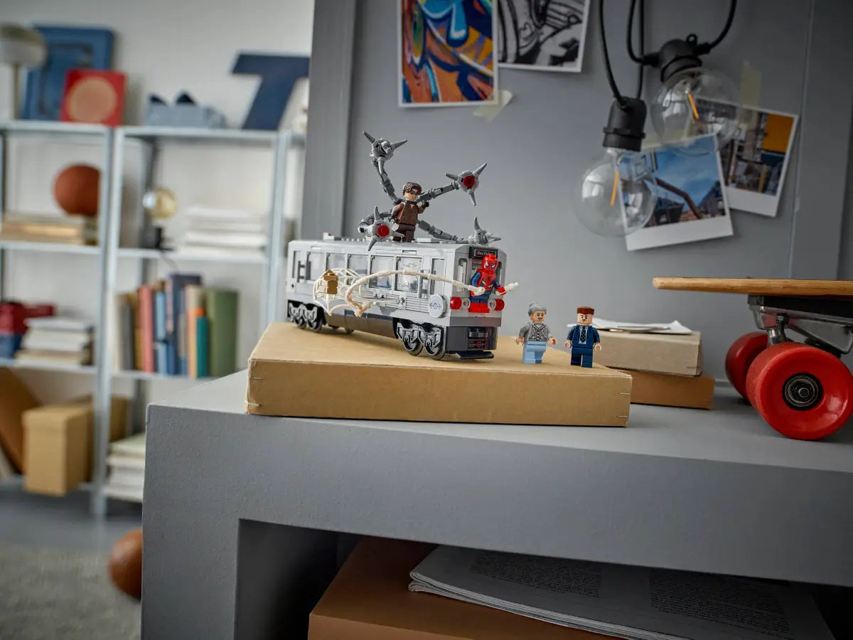 LEGO - Marvel Spiderman vs Doc Ock Subway Train Scene 76321