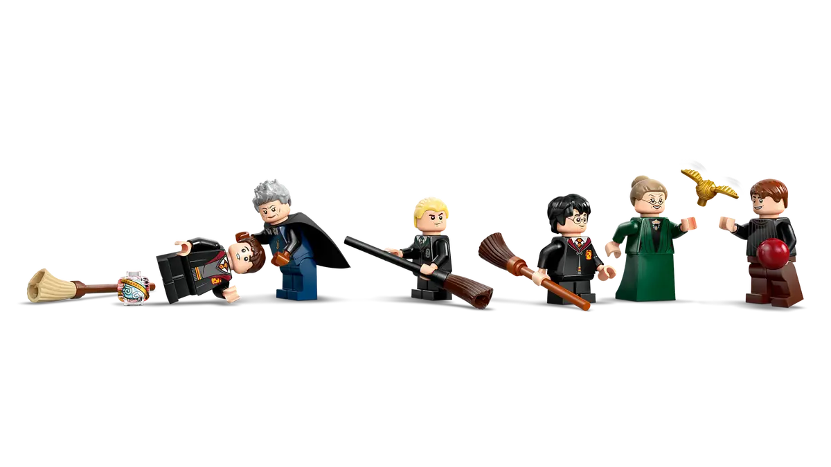 LEGO - Harry Potter Hogwarts Castle: Flying Lessons 76447
