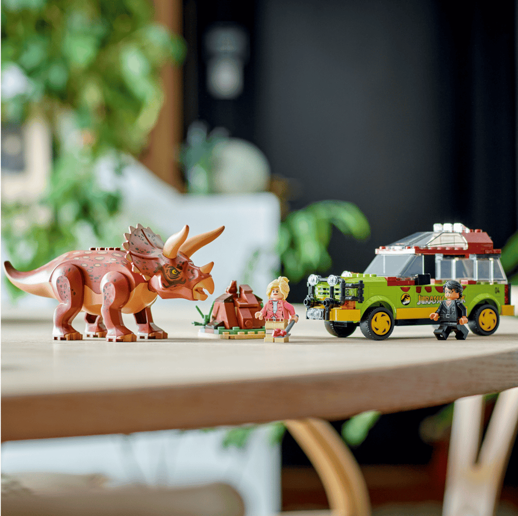 LEGO - Jurassic Park Triceratops Research 76959