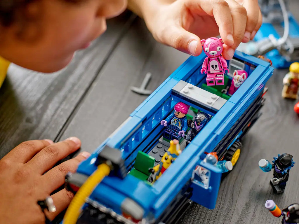 LEGO - Fortnite  Battle Bus 77073