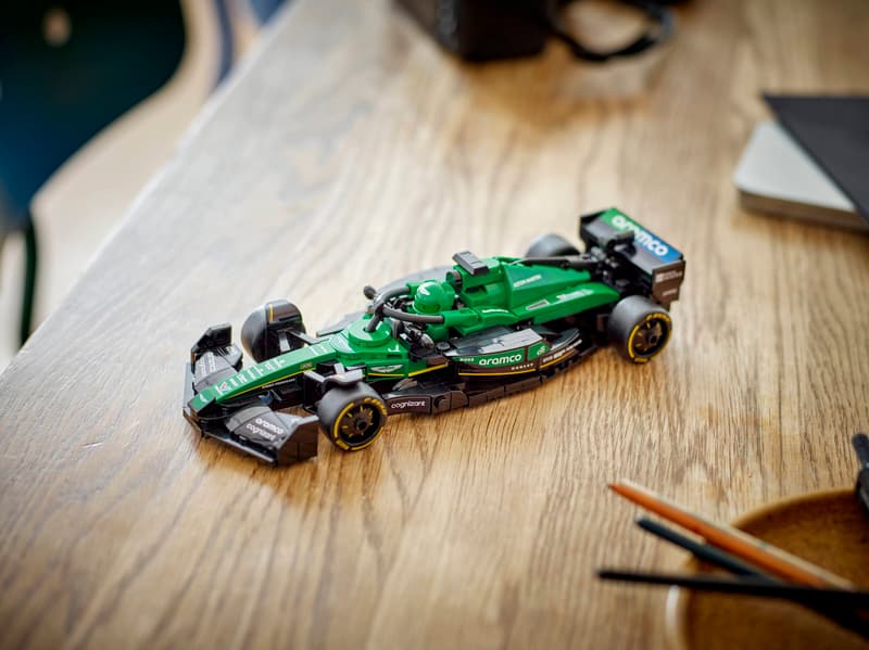 LEGO - Aston Martin Aramco F1 AMR24 Race Car 77245