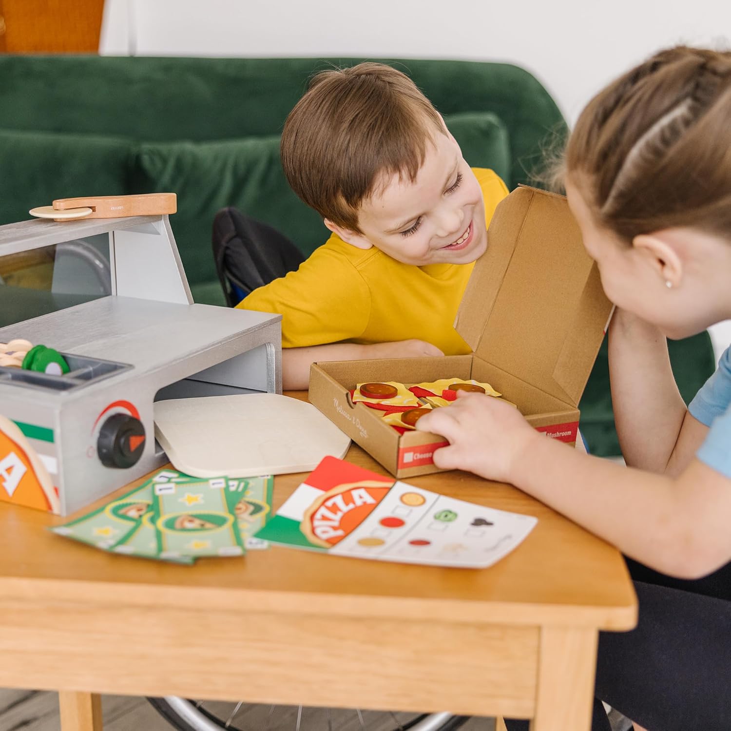 Melissa & Doug - Top & Bake Pizza Counter