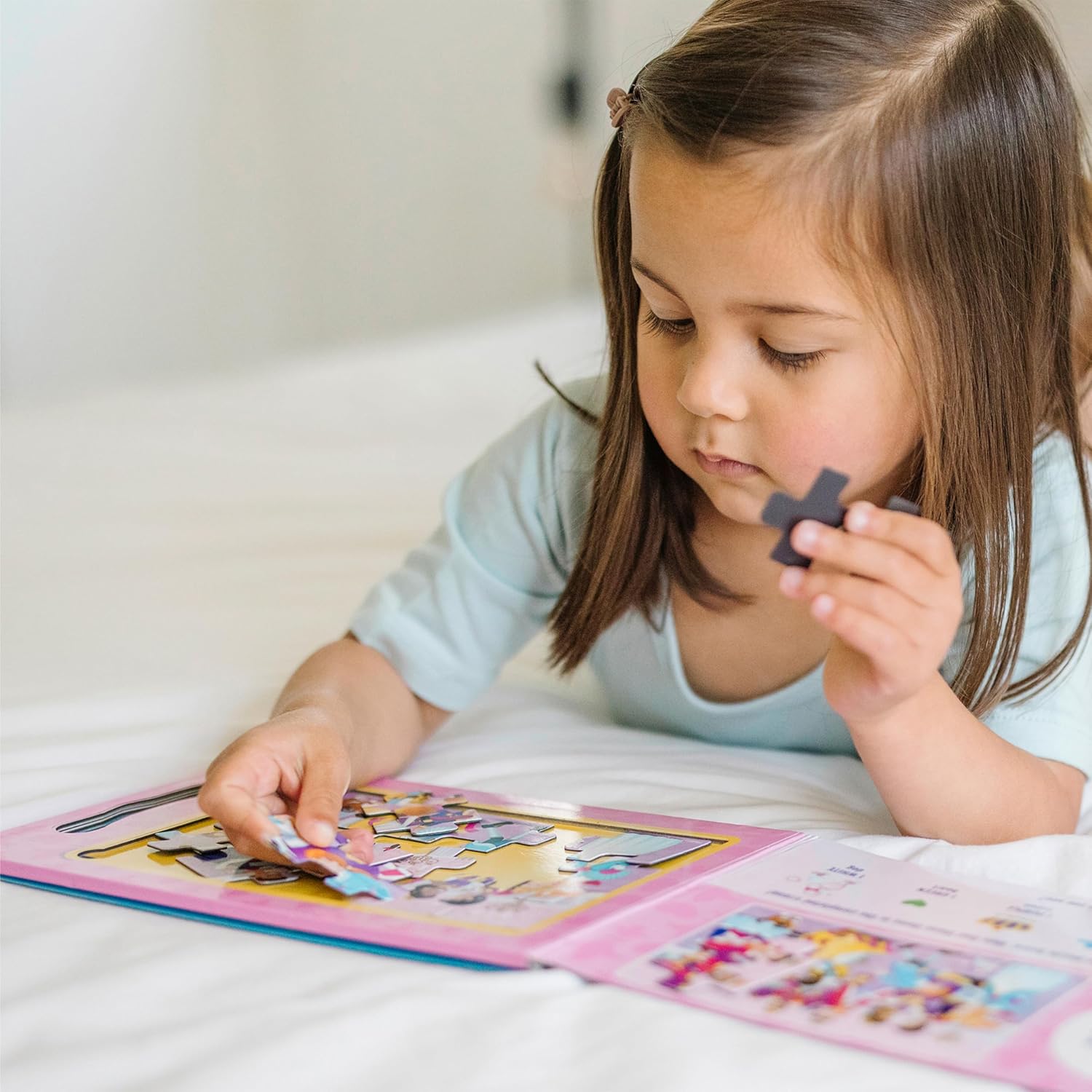 Melissa & Doug - Magnetic Take Along Jigsaw Puzzles - Princesses