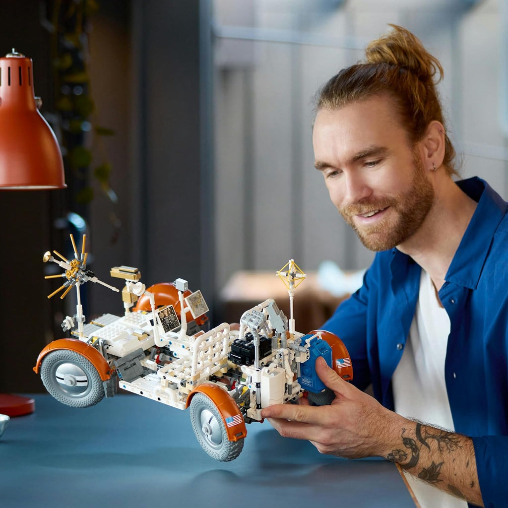 LEGO - Technic Nasa Apollo Lunar Roving Vehicle 42182