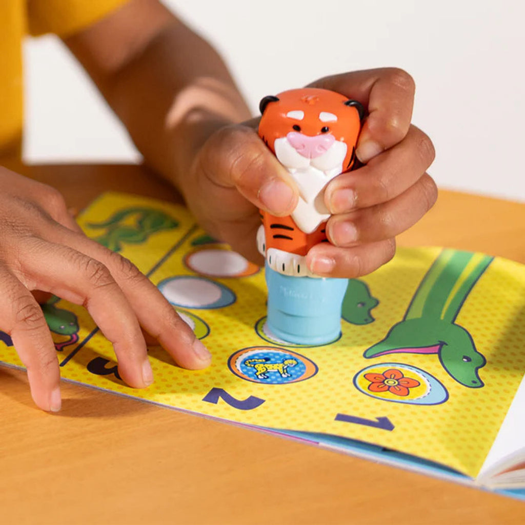 Melissa & Doug - Sticker WOW Sticker Stamper & Activity Pad - Tiger