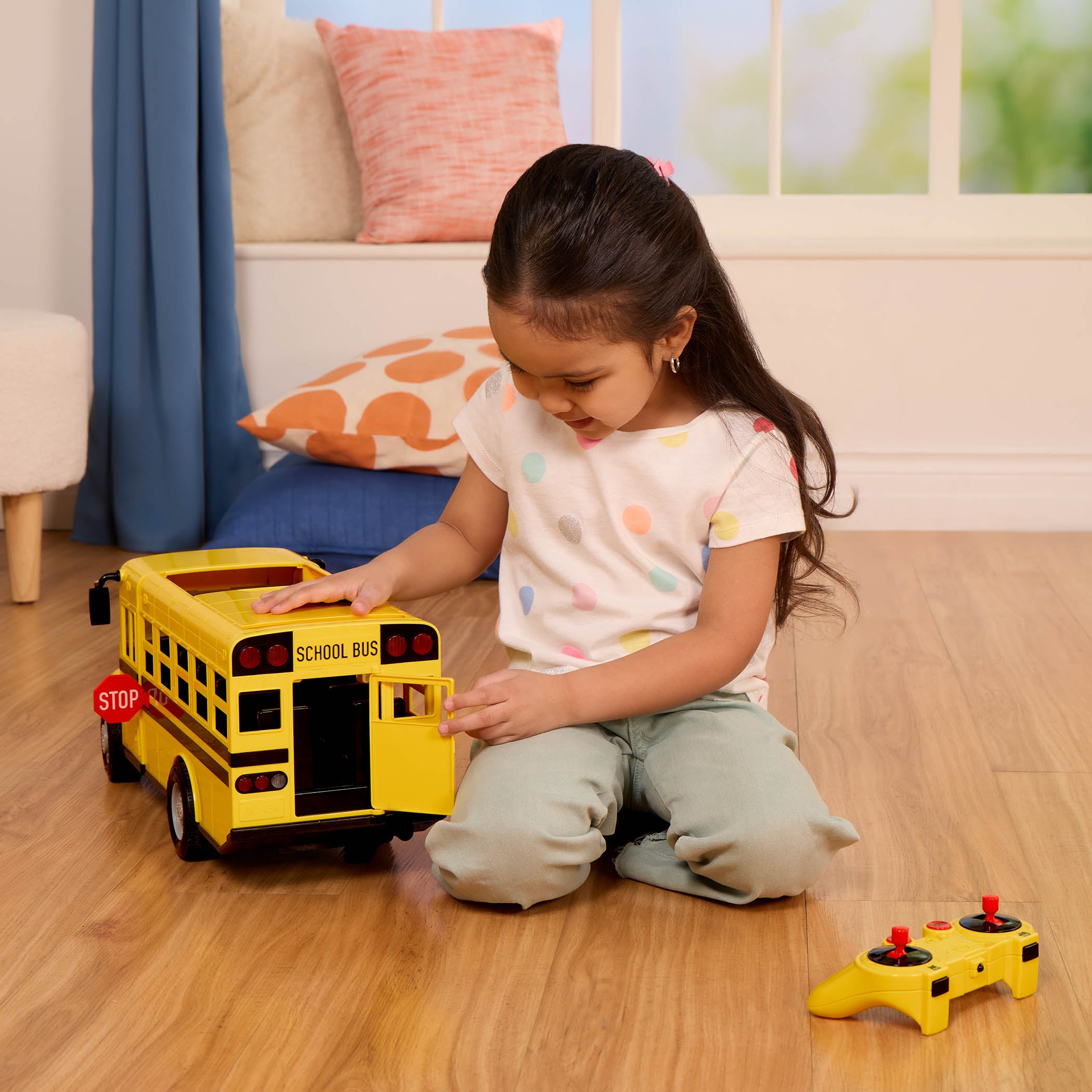 Driven - R/C Standard School Bus