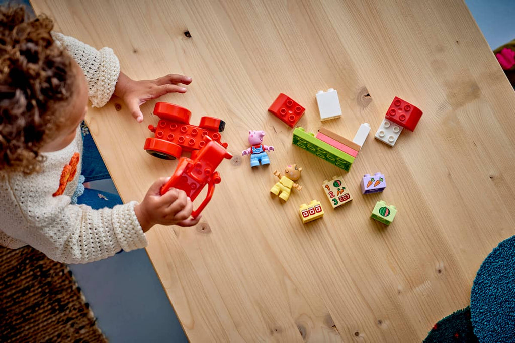 LEGO - Peppa Pig Tractor and Market 10468