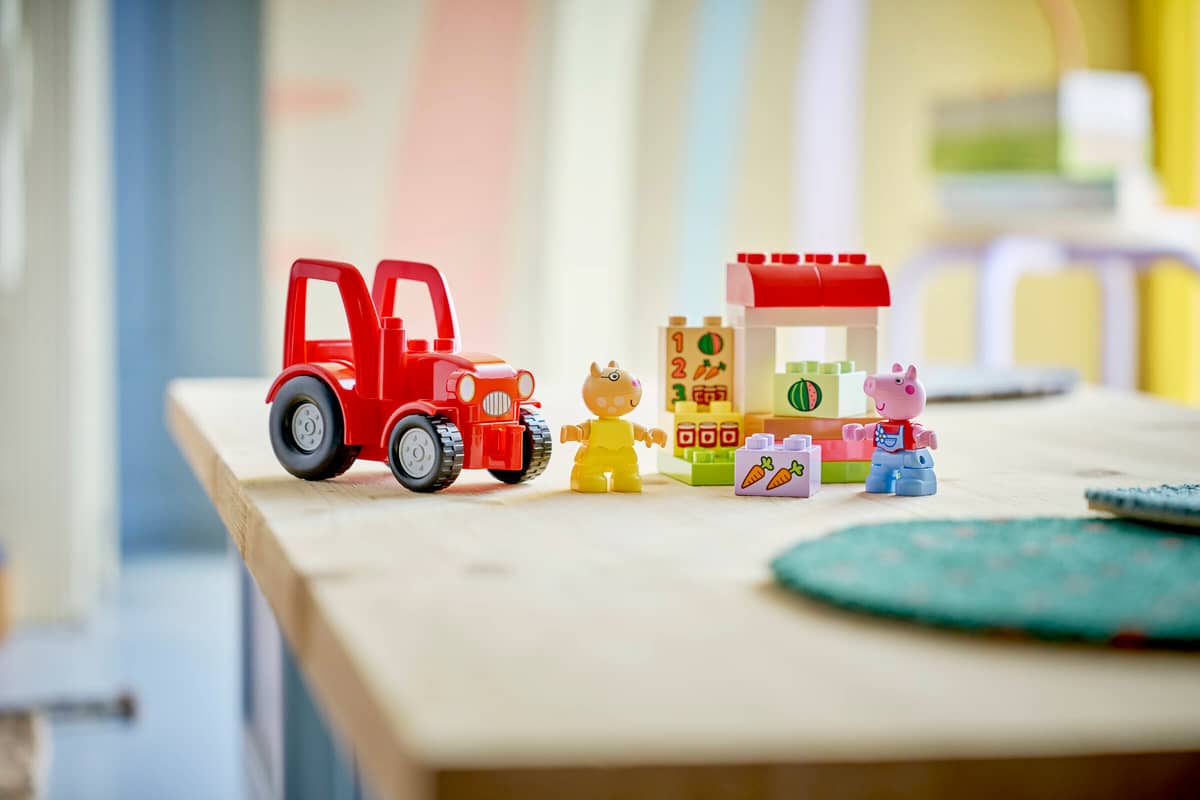 LEGO - Peppa Pig Tractor and Market 10468