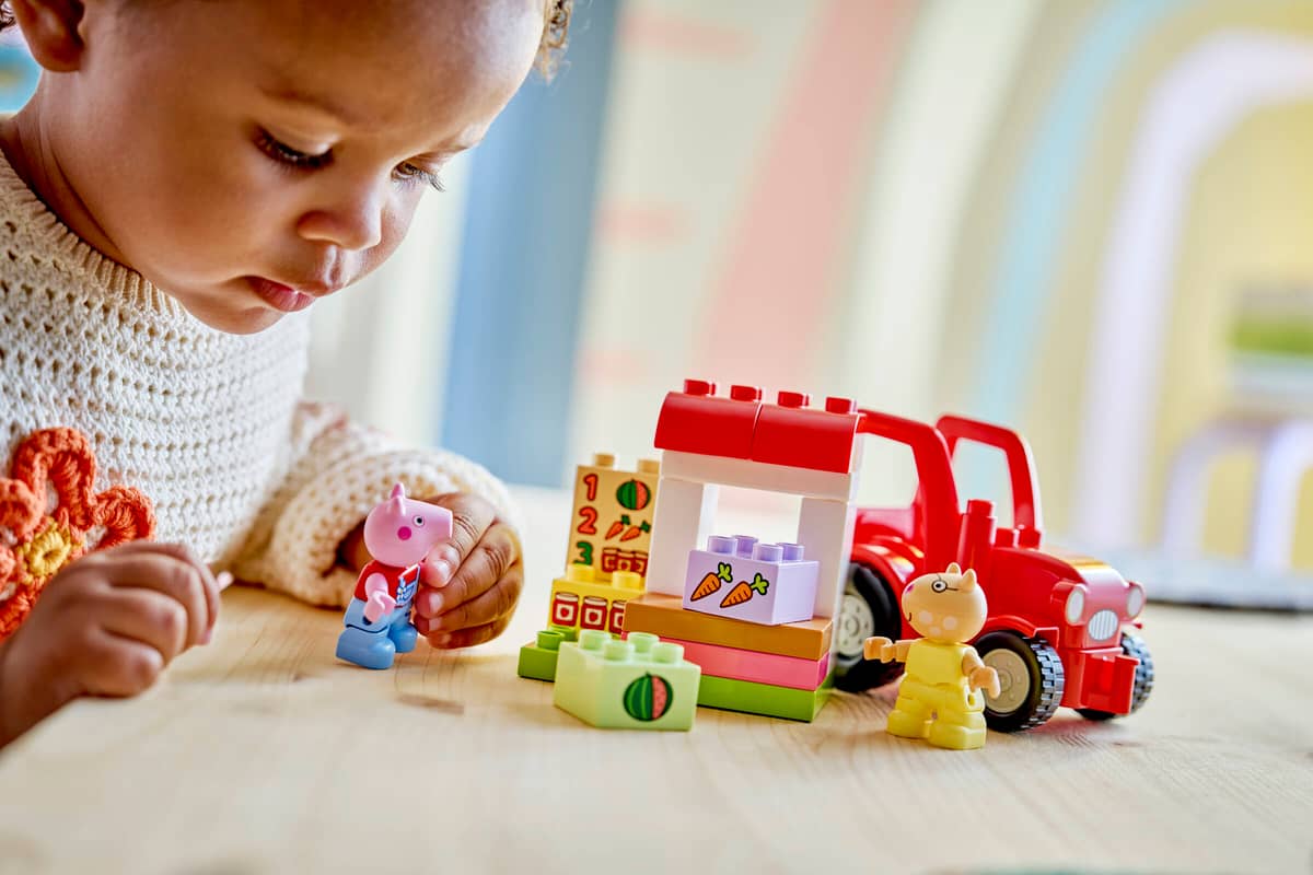 LEGO - Peppa Pig Tractor and Market 10468