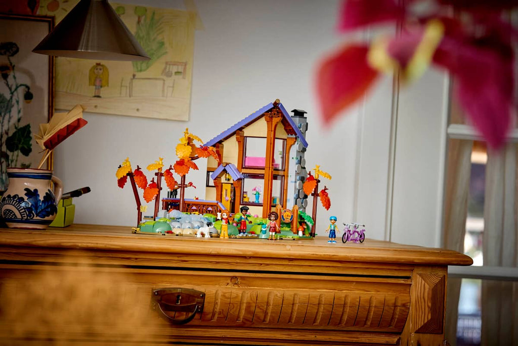Lego - Friends Cosy Fall Forest Cabin 42705