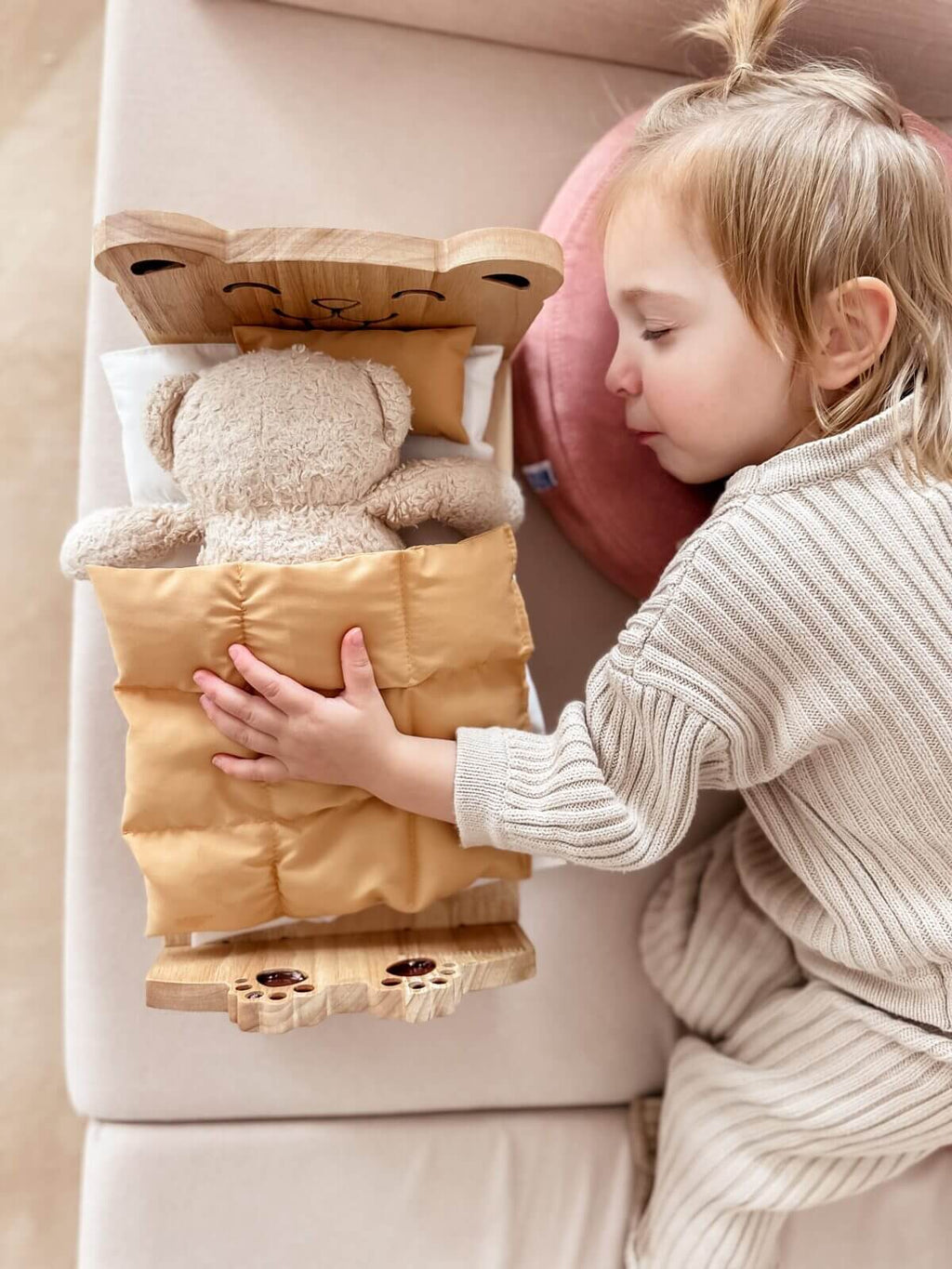 QToys - Bamboo Dolls Bed with Bedding